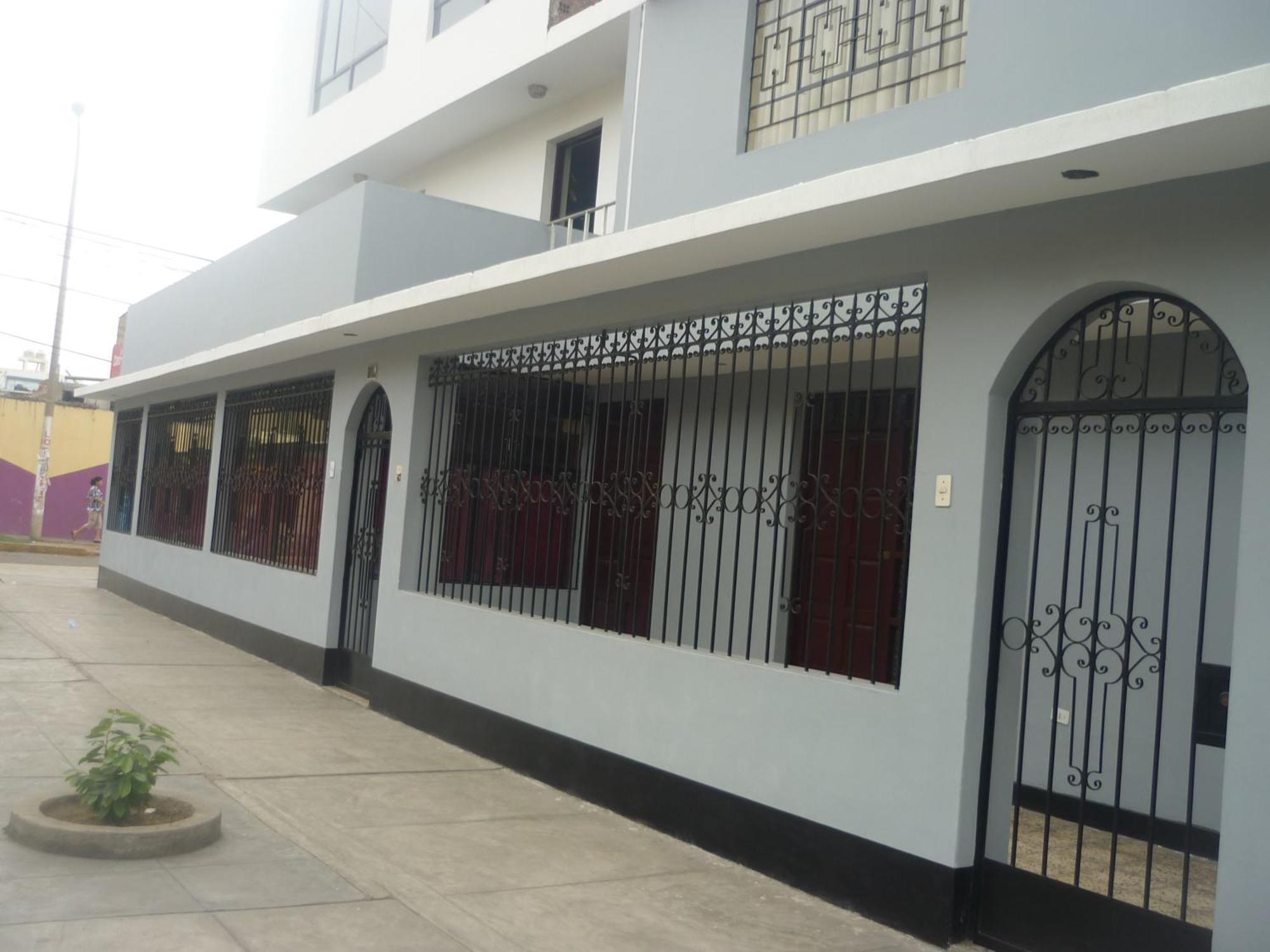 Strenua - Las Quintanas Hostel Trujillo Exterior photo
